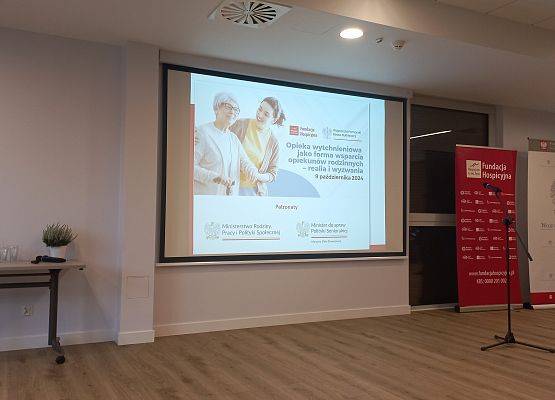 Grafika 2: Konferencja "Opieka wytchnieniowa jako forma wsparcia opiekunów rodzinnych - realia i wyzwania"