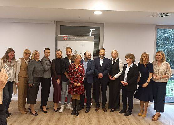 Grafika 5: Konferencja "Opieka wytchnieniowa jako forma wsparcia opiekunów rodzinnych - realia i wyzwania"