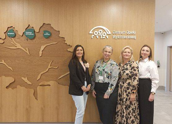 Grafika 16: Konferencja "Opieka wytchnieniowa jako forma wsparcia opiekunów rodzinnych - realia i wyzwania"